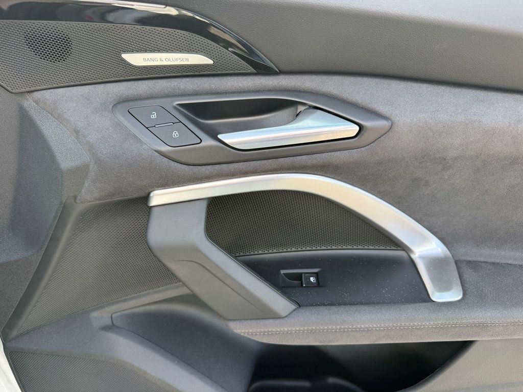 Used 2025 Audi SQ5 Premium Plus AWD/4WD image 40