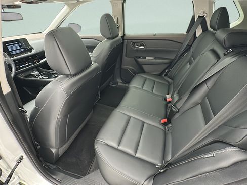 Used 2023 Nissan Rogue SL w/ SL Premium Package AWD/4WD image 9
