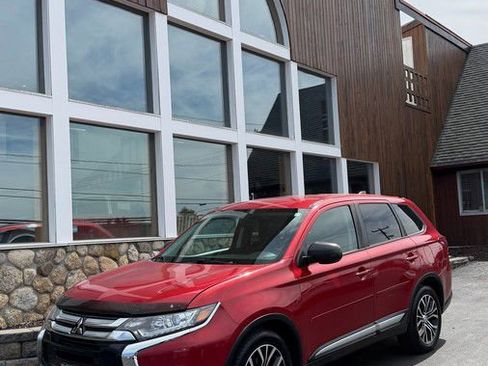 Used 2017 Mitsubishi Outlander ES AWD/4WD image 35