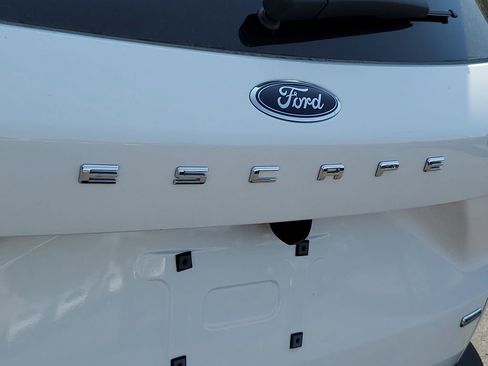 New 2025 Ford Escape SE w/ PHEV Premium Package image 32