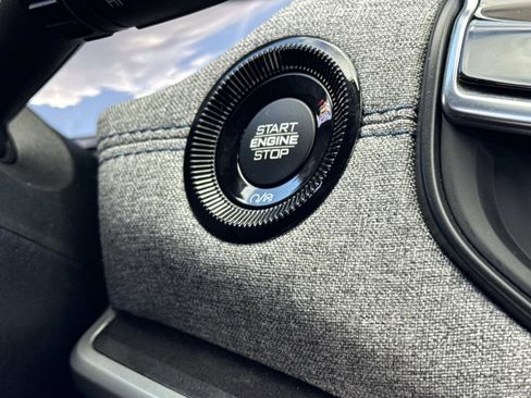 Used 2023 Jeep Compass Sport image 7