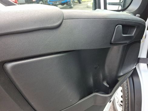 Used 2025 RAM ProMaster 2500 w/ Convenience Group FWD image 15