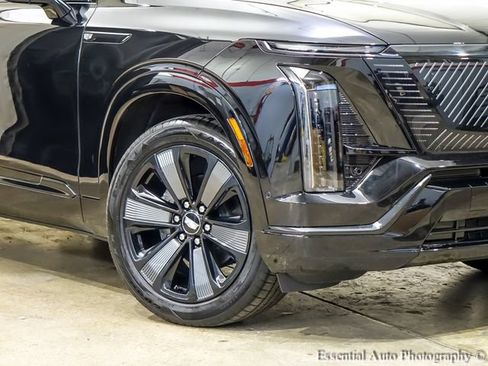 Certified 2026 Cadillac Vistiq Luxury AWD/4WD image 4