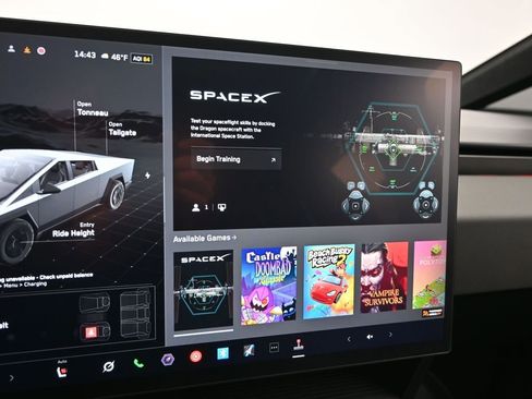 Used 2025 Tesla Cybertruck AWD Crew Cab image 24