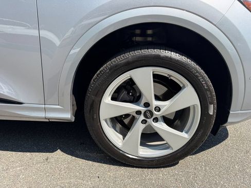 Used 2025 Audi Q5 Premium w/ Premium Plus AWD/4WD image 13