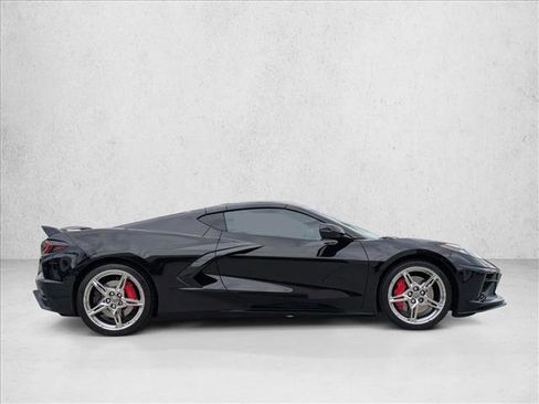 Used 2021 Chevrolet Corvette Stingray Preferred Cpe w/ Z51 Performance Package image 4