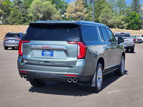 Used 2024 GMC Yukon XL Denali AWD/4WD image 3