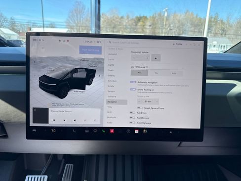 Used 2024 Tesla Cybertruck AWD Crew Cab image 11