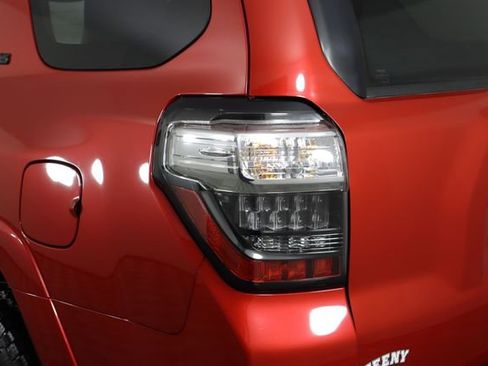 Used 2022 Toyota 4Runner SR5 Premium image 23