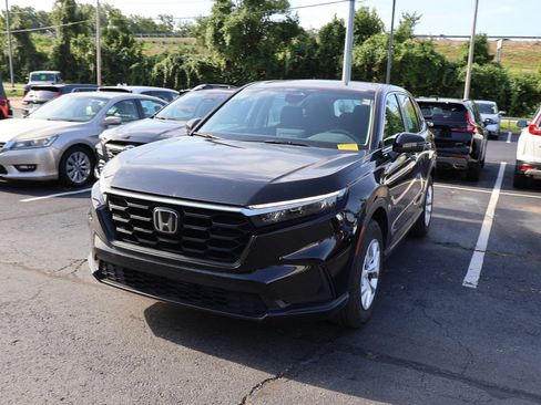 Used 2024 Honda CR-V LX image 3