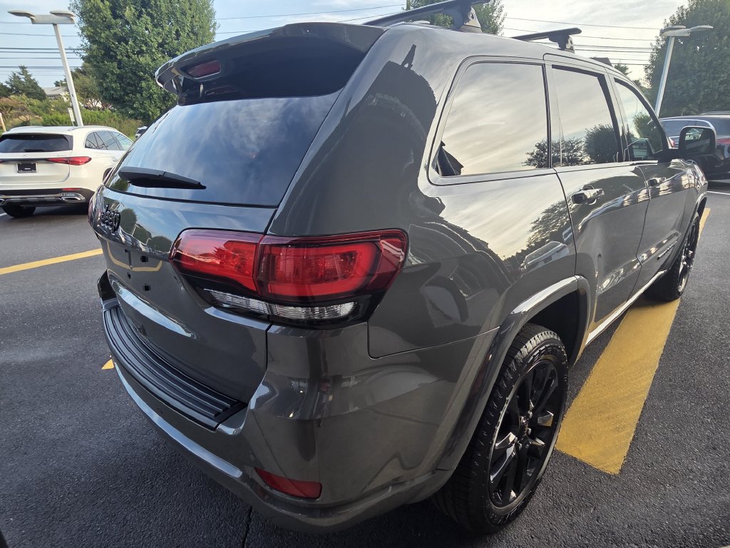 Used 2021 Jeep Grand Cherokee Laredo X AWD/4WD image 8