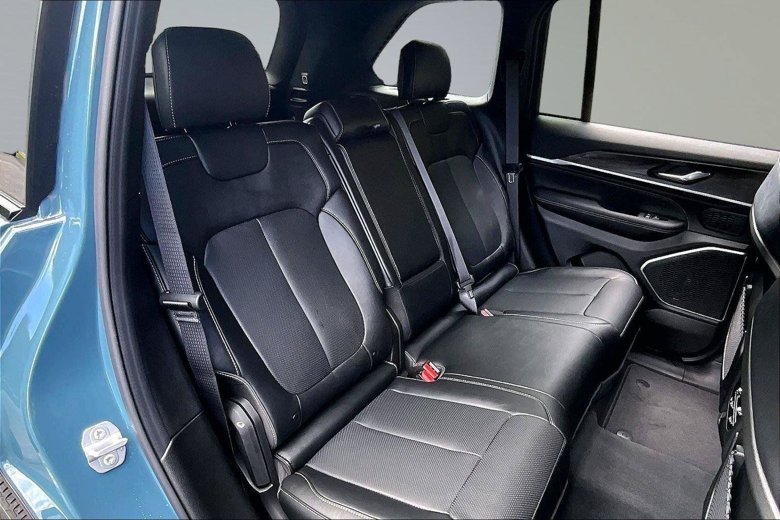 New 2027 Jeep Grand Cherokee Limited AWD/4WD image 10
