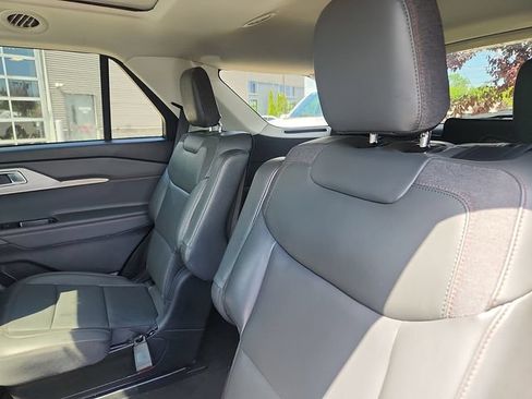 Certified 2025 Ford Explorer Active w/ Active Comfort Package AWD/4WD image 25