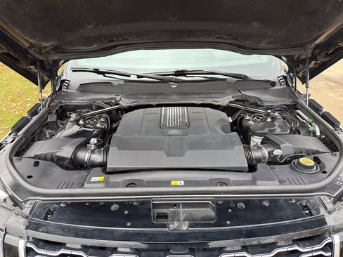 Used 2018 Land Rover Range Rover Long Wheelbase Autobiography image 12