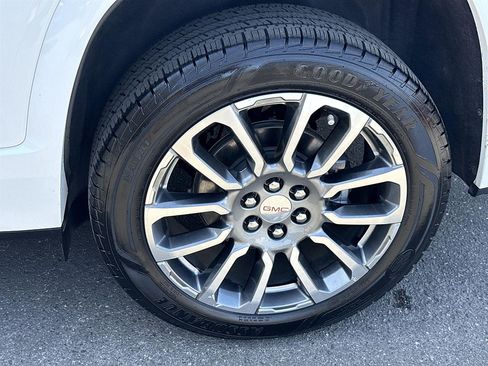 Used 2023 GMC Acadia Denali FWD image 31