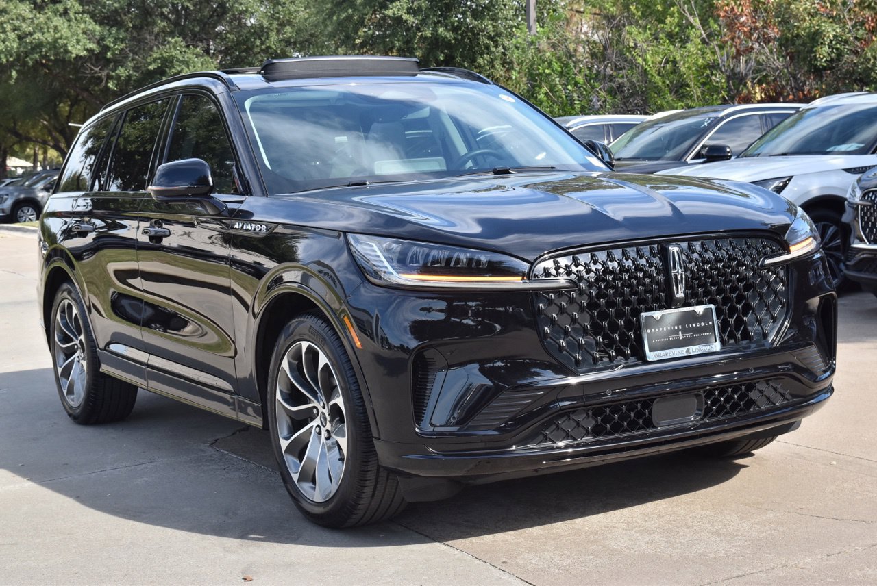 Certified 2026 Lincoln Aviator 2WD w/ Jet Appearance Package image 4