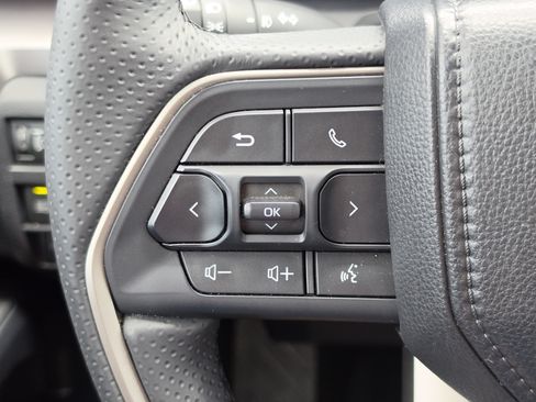 Certified 2025 Toyota 4Runner TRD Off-Road AWD/4WD image 17