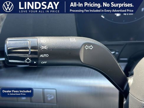Used 2024 Hyundai Kona Limited AWD/4WD image 22