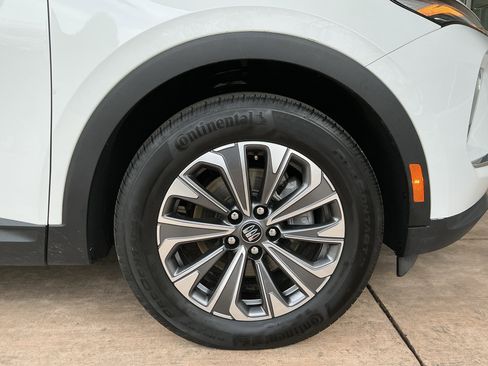 Used 2024 Buick Envision Preferred image 28