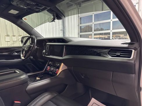 Used 2021 GMC Yukon Denali w/ Denali Premium Package AWD/4WD image 31