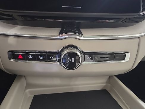 New 2026 Volvo XC60 T8 Ultra w/ Protection Package Premier image 15