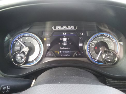 Used 2021 RAM 1500 Limited w/ Body Color Bumper Group image 15