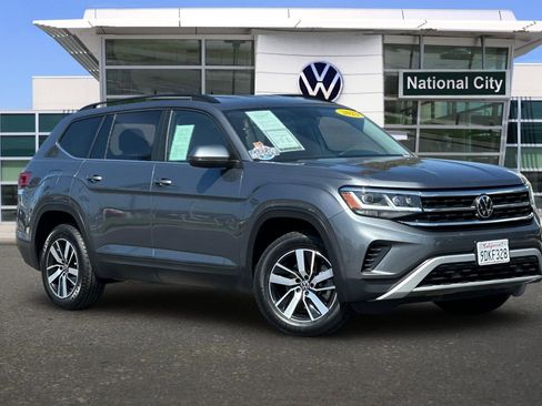 Certified 2023 Volkswagen Atlas SE image 2