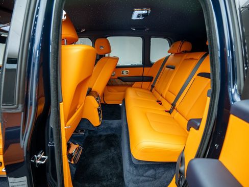 Used 2025 Rolls-Royce Cullinan AWD/4WD image 15