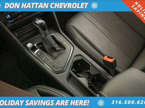 Used 2023 Volkswagen Tiguan SE w/ Panoramic Sunroof Package image 14