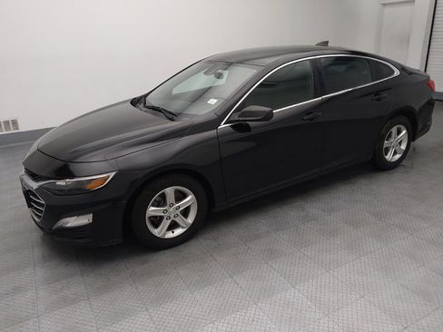 Used 2019 Chevrolet Malibu LS FWD image 2