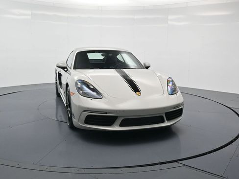 Used 2025 Porsche 718 Cayman image 33