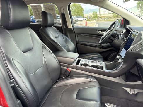 Used 2021 Ford Edge Titanium w/ Equipment Group 301A AWD/4WD image 29