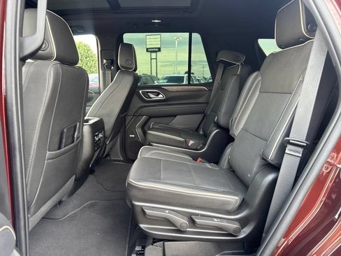 Used 2023 Chevrolet Tahoe Premier AWD/4WD image 16