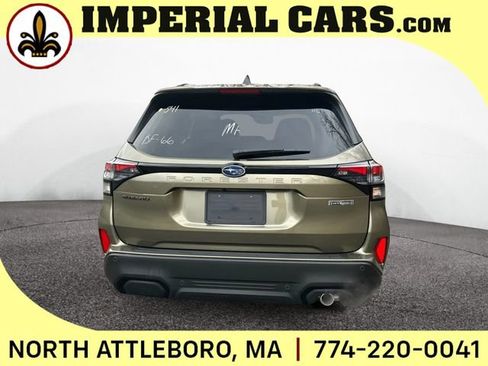 New 2025 Subaru Forester Touring image 9