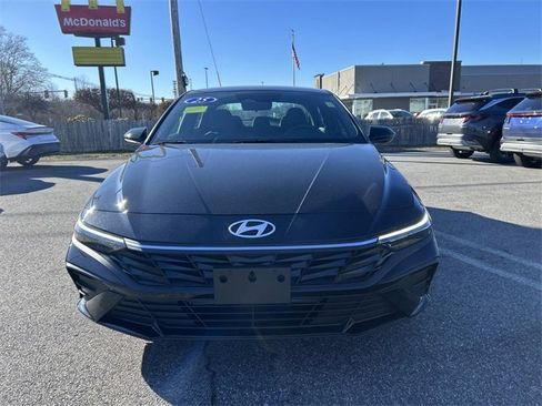 Used 2025 Hyundai Elantra Sport image 8