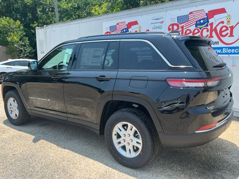 New 2025 Jeep Grand Cherokee Laredo w/ Luxury Tech Group I image 8