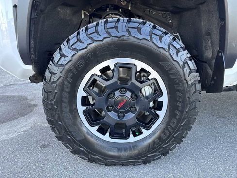 Used 2024 Toyota Tacoma TRD Off-Road image 13