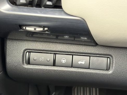 Used 2026 Nissan Pathfinder SL AWD/4WD image 15