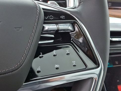 Certified 2025 Cadillac Escalade Sport Platinum w/ LPO, Floor Liner Package image 22