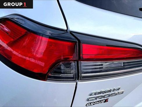Certified 2025 Toyota Corolla Cross XLE image 28
