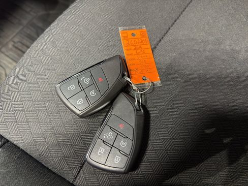 Used 2026 GMC Sierra 3500 SLE image 33