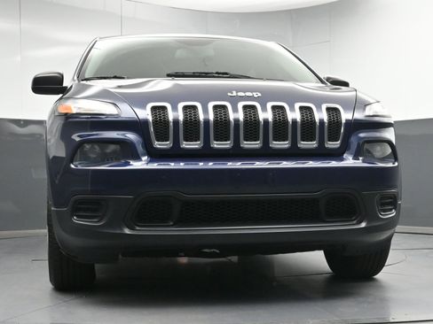 Used 2016 Jeep Cherokee Sport image 20