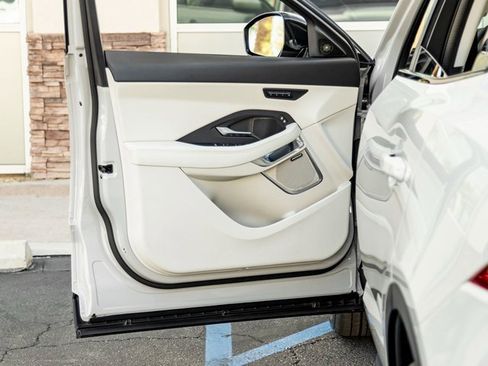 Used 2022 Jaguar E-PACE SE image 12