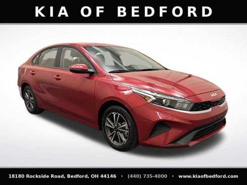 Used 2024 Kia Forte LXS w/ LXS Technology Package FWD image 3