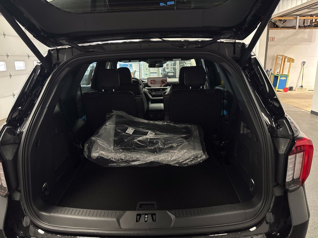 New 2026 Ford Explorer ST-Line w/ ST-Line Street Pack AWD/4WD image 27