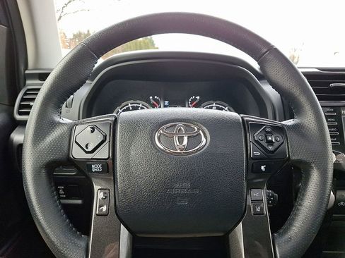 Used 2020 Toyota 4Runner TRD Off-Road Premium image 19