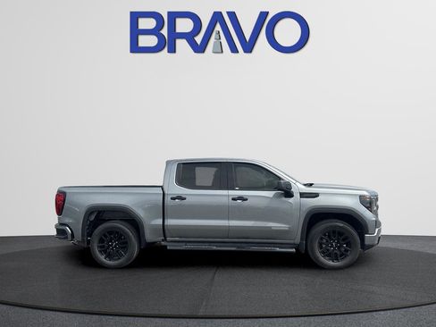 Used 2023 GMC Sierra 1500 Elevation AWD/4WD image 3