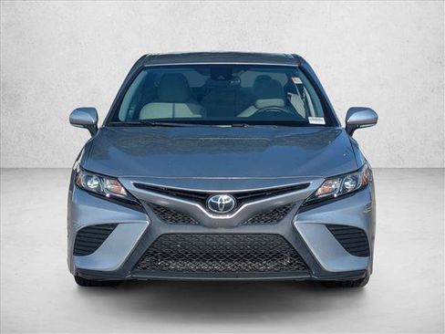 Used 2020 Toyota Camry SE w/ Convenience Package FWD image 2