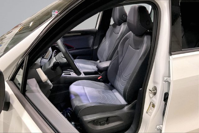 Used 2025 Volkswagen Tiguan SE R-Line AWD/4WD image 25