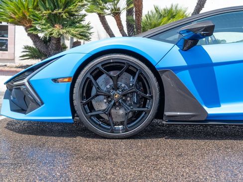 Used 2025 Lamborghini Revuelto AWD/4WD image 9
